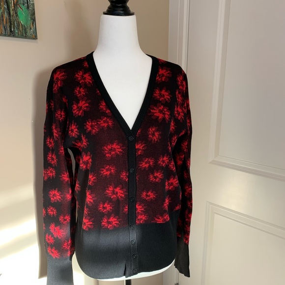 Yest Floral Black& Red Button up sweater, size 10 - Picture 1 of 7